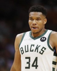 棋牌游戏-官方MVP榜：字母哥领跑 莫兰特跻身前五