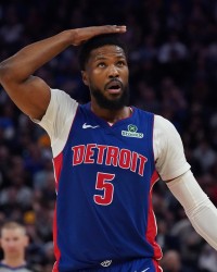 云棋牌游戏-场均16.3分&amp;三分41.6%！火媒：火箭还有名额空缺 应追比斯利吗？