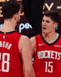 开云官网-55分+40分+46分！NBA历史首人！本赛季的MVP，悬念不大了