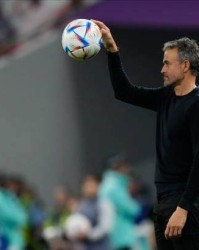 棋牌游戏-梁宏业：西班牙踢的不是艺术足球，而是足球的艺术