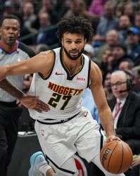 开云棋牌-瓦兰丘纳斯复出穆雷24分，奇兵爆砍35+8+3+2+4封盖，掘金双杀奇才