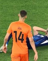 开云体育-太倒霉了！第15分钟，图多列因伤无法坚持，被郑浩乾替换下场