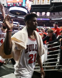 云棋牌游戏-迈卡威：有人出1万和巴特勒单挑他说不够 对方输了就永远不能打球